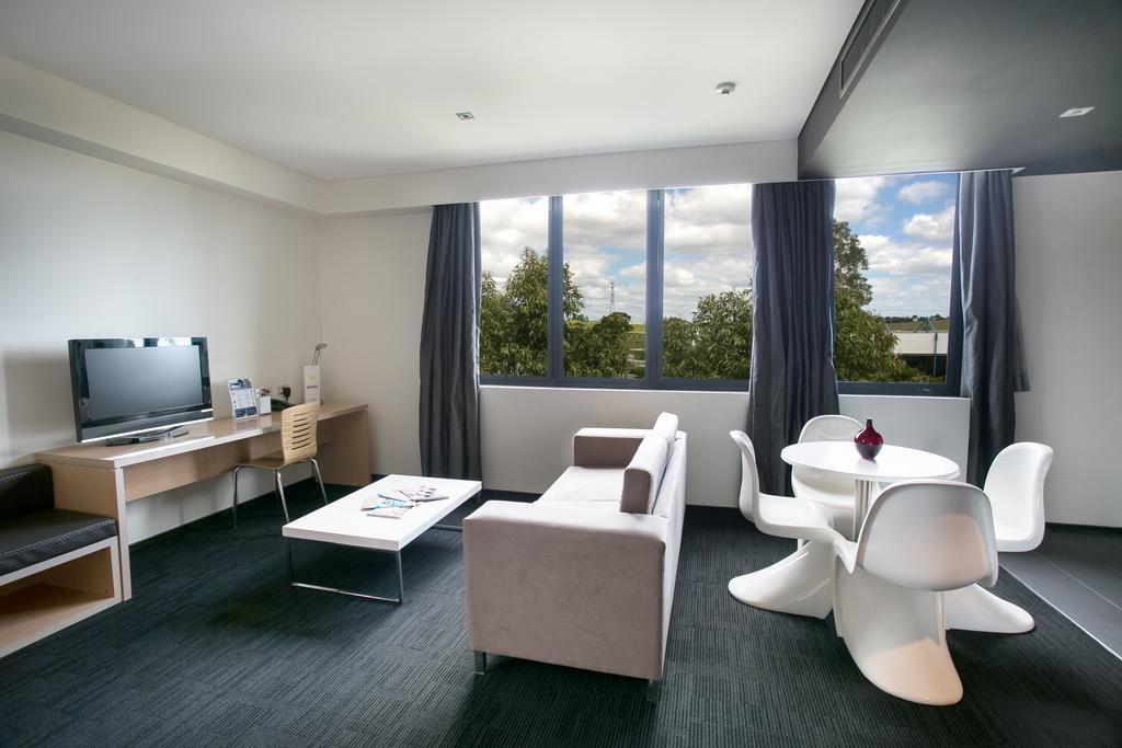 Alpha Hotel Eastern Creek Esterno foto